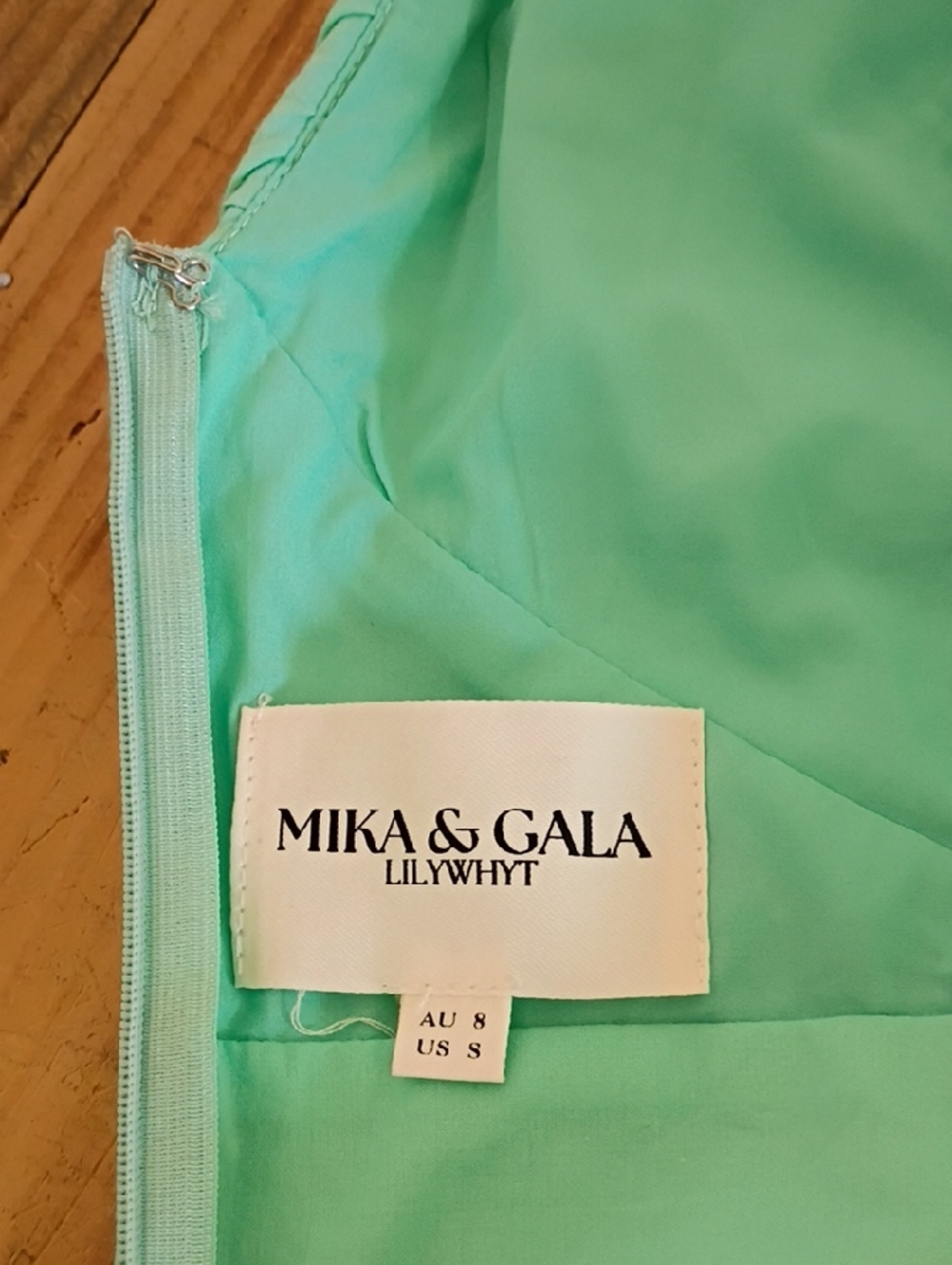 Mika & Gala Lily Whyt Green Puff Shoulder Tiered Maxi Dress Size S NWOT - Picture 6 of 9
